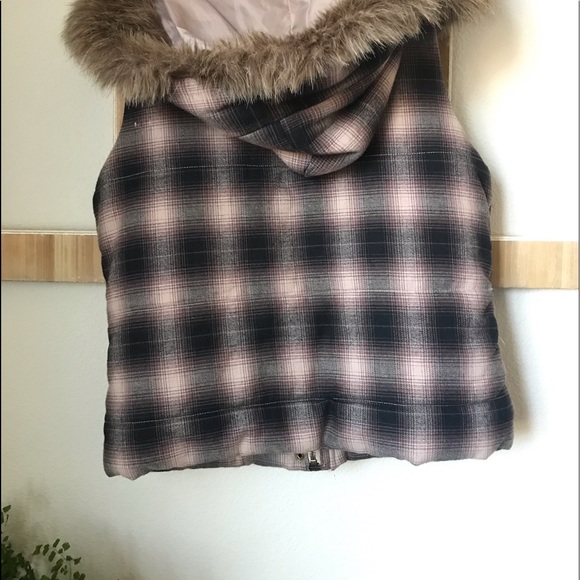 Plaid Flannel Vest - Picture 7 of 10